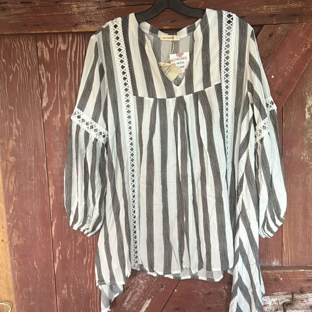 ANDTHEWHY black/white stripe open lace accent bishop sleeve flowy boho top. NWT. - Picture 4 of 13
